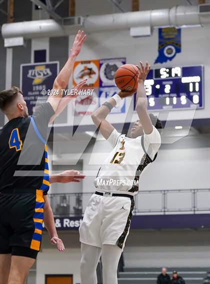 Thumbnail 2 in Fort Wayne Blackhawk Christian vs. Avon (Sneakers for Santa Shootout) photogallery.