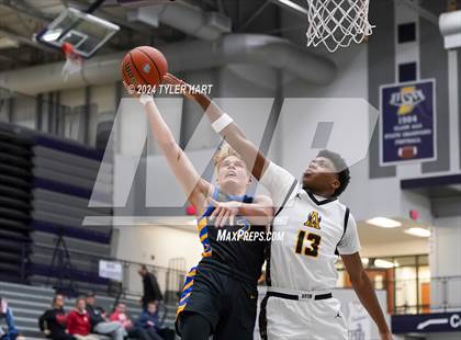 Thumbnail 2 in Fort Wayne Blackhawk Christian vs. Avon (Sneakers for Santa Shootout) photogallery.