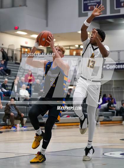 Thumbnail 1 in Fort Wayne Blackhawk Christian vs. Avon (Sneakers for Santa Shootout) photogallery.