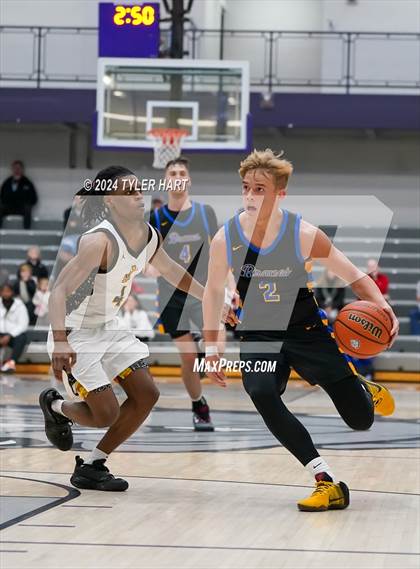 Thumbnail 3 in Fort Wayne Blackhawk Christian vs. Avon (Sneakers for Santa Shootout) photogallery.