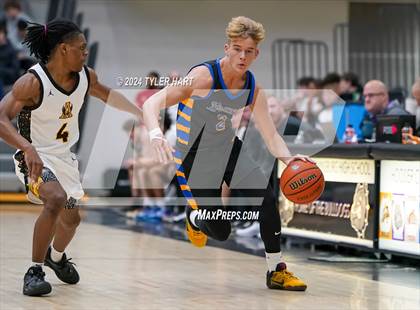 Thumbnail 2 in Fort Wayne Blackhawk Christian vs. Avon (Sneakers for Santa Shootout) photogallery.