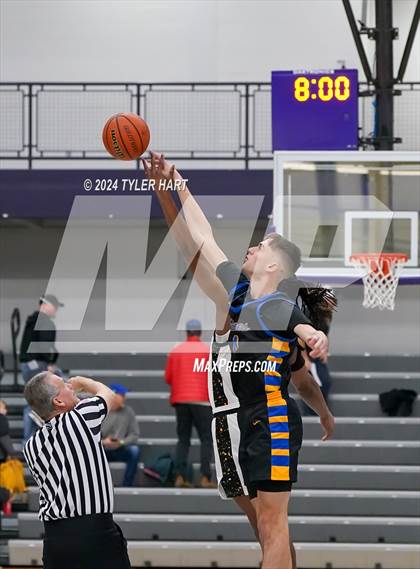 Thumbnail 2 in Fort Wayne Blackhawk Christian vs. Avon (Sneakers for Santa Shootout) photogallery.