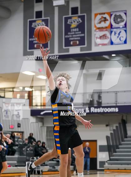 Thumbnail 2 in Fort Wayne Blackhawk Christian vs. Avon (Sneakers for Santa Shootout) photogallery.