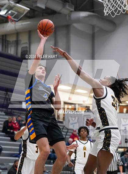 Thumbnail 1 in Fort Wayne Blackhawk Christian vs. Avon (Sneakers for Santa Shootout) photogallery.