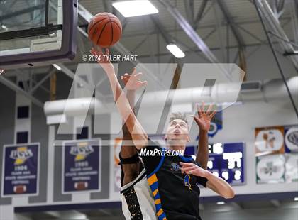 Thumbnail 1 in Fort Wayne Blackhawk Christian vs. Avon (Sneakers for Santa Shootout) photogallery.