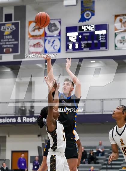 Thumbnail 2 in Fort Wayne Blackhawk Christian vs. Avon (Sneakers for Santa Shootout) photogallery.