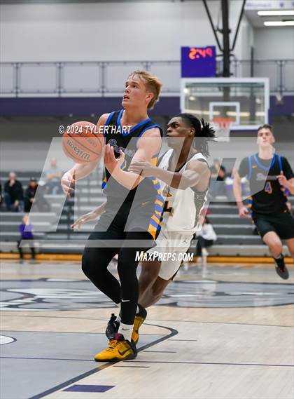 Thumbnail 2 in Fort Wayne Blackhawk Christian vs. Avon (Sneakers for Santa Shootout) photogallery.