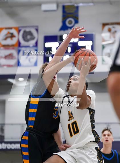 Thumbnail 3 in Fort Wayne Blackhawk Christian vs. Avon (Sneakers for Santa Shootout) photogallery.