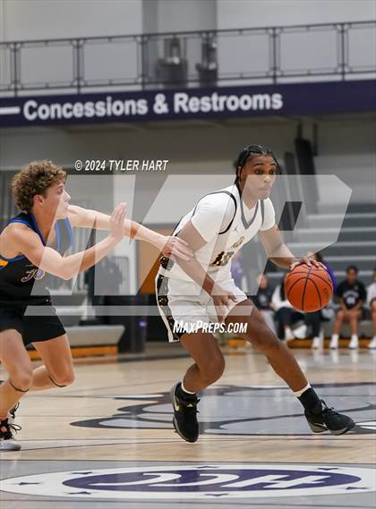 Thumbnail 2 in Fort Wayne Blackhawk Christian vs. Avon (Sneakers for Santa Shootout) photogallery.