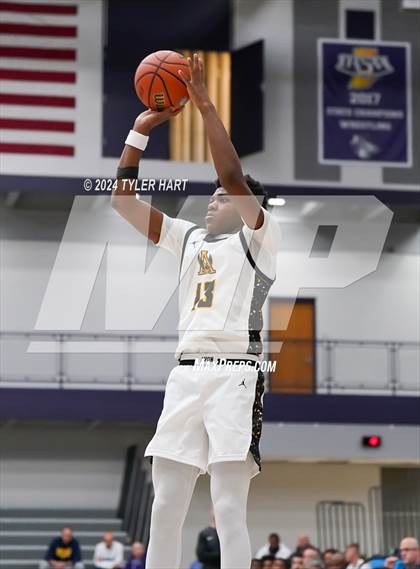 Thumbnail 2 in Fort Wayne Blackhawk Christian vs. Avon (Sneakers for Santa Shootout) photogallery.