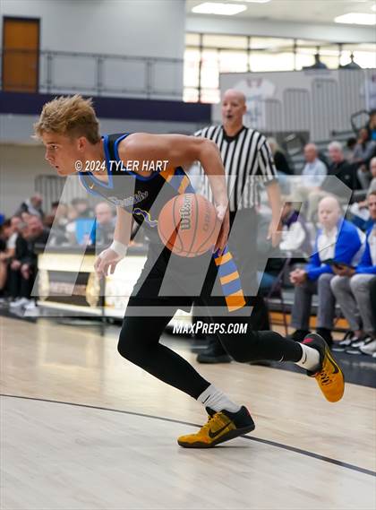 Thumbnail 1 in Fort Wayne Blackhawk Christian vs. Avon (Sneakers for Santa Shootout) photogallery.