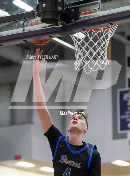 Thumbnail 3 in Fort Wayne Blackhawk Christian vs. Avon (Sneakers for Santa Shootout) photogallery.