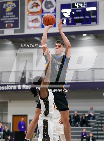 Thumbnail 3 in Fort Wayne Blackhawk Christian vs. Avon (Sneakers for Santa Shootout) photogallery.