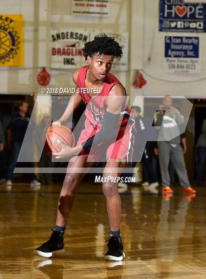 Thumbnail 3 in James Logan vs. Sheldon (65th Gridley Invitational) photogallery.