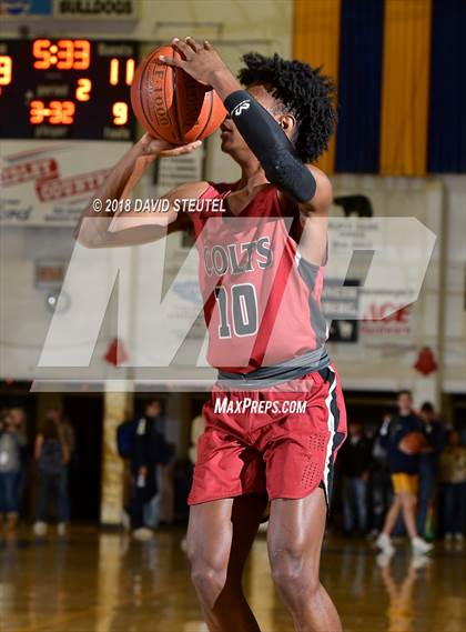 Thumbnail 2 in James Logan vs. Sheldon (65th Gridley Invitational) photogallery.