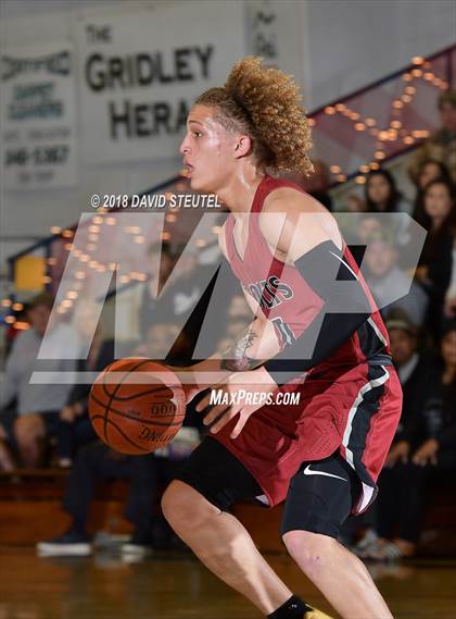 Thumbnail 3 in James Logan vs. Sheldon (65th Gridley Invitational) photogallery.