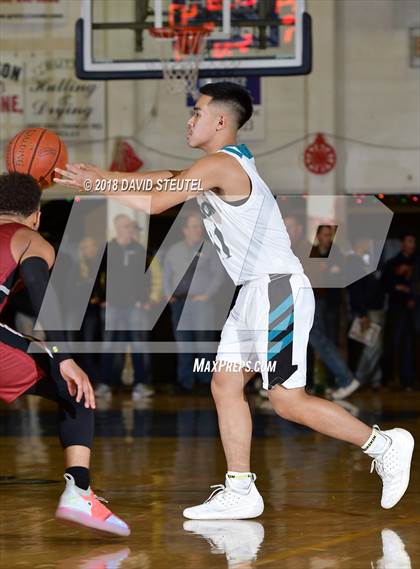Thumbnail 2 in James Logan vs. Sheldon (65th Gridley Invitational) photogallery.