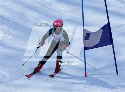 Thumbnail 1 in NYSPHSAA Section V Class A &B Giant Slalom Final (First Run) photogallery.