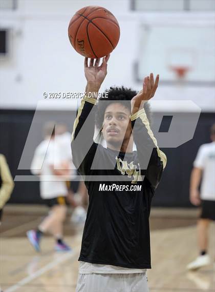 Thumbnail 3 in Lynbrook vs West Hempstead (Mike Cingiser Memorial Tournament) photogallery.