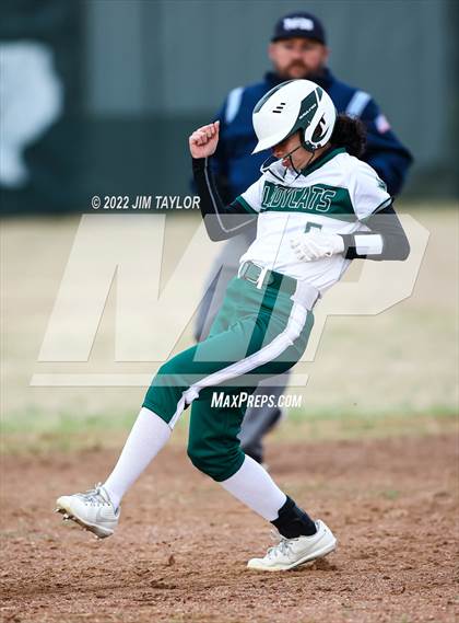 Thumbnail 2 in Lipan @ Santo photogallery.