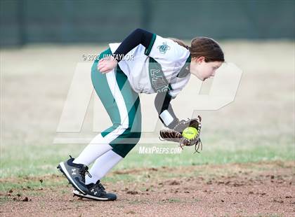 Thumbnail 1 in Lipan @ Santo photogallery.