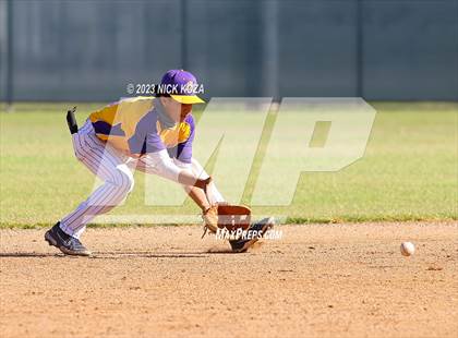 Thumbnail 2 in Lynwood vs. Paramount photogallery.