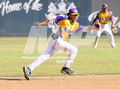 Thumbnail 2 in Lynwood vs. Paramount photogallery.