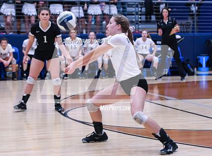 Thumbnail 2 in Lindsay vs. Crawford (UIL 2A Region 2 Final) photogallery.