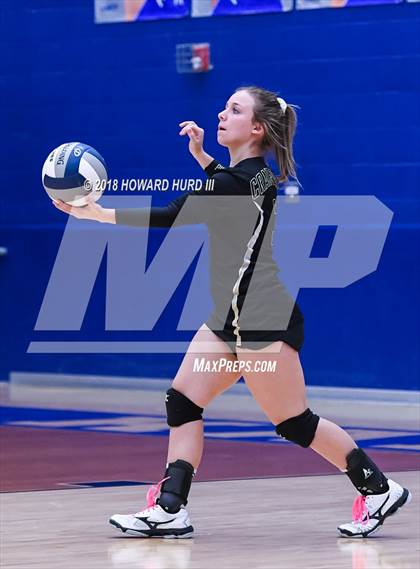 Thumbnail 3 in Lindsay vs. Crawford (UIL 2A Region 2 Final) photogallery.