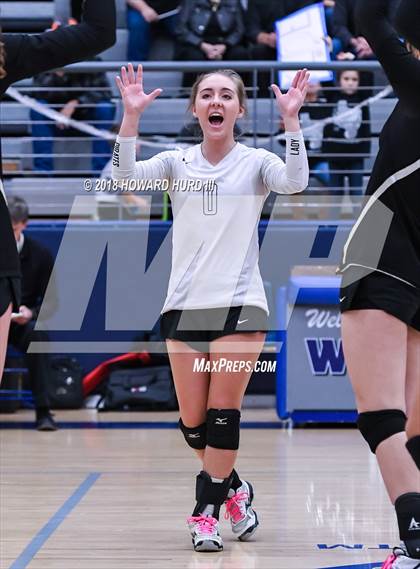 Thumbnail 1 in Lindsay vs. Crawford (UIL 2A Region 2 Final) photogallery.