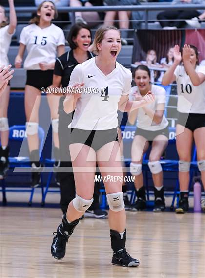 Thumbnail 2 in Lindsay vs. Crawford (UIL 2A Region 2 Final) photogallery.