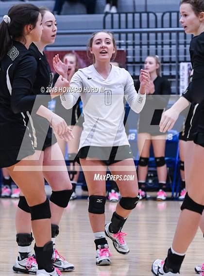 Thumbnail 3 in Lindsay vs. Crawford (UIL 2A Region 2 Final) photogallery.