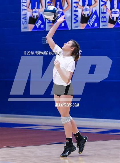 Thumbnail 3 in Lindsay vs. Crawford (UIL 2A Region 2 Final) photogallery.