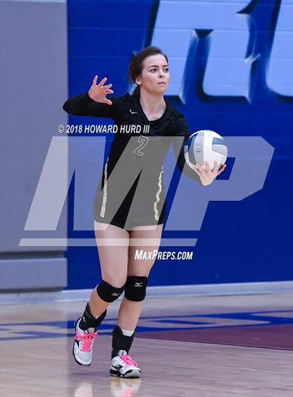 Thumbnail 2 in Lindsay vs. Crawford (UIL 2A Region 2 Final) photogallery.