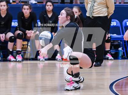 Thumbnail 2 in Lindsay vs. Crawford (UIL 2A Region 2 Final) photogallery.