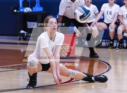 Thumbnail 1 in Lindsay vs. Crawford (UIL 2A Region 2 Final) photogallery.