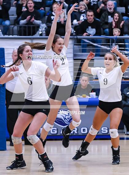 Thumbnail 3 in Lindsay vs. Crawford (UIL 2A Region 2 Final) photogallery.