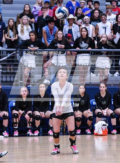 Thumbnail 3 in Lindsay vs. Crawford (UIL 2A Region 2 Final) photogallery.