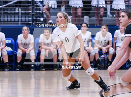 Thumbnail 1 in Lindsay vs. Crawford (UIL 2A Region 2 Final) photogallery.