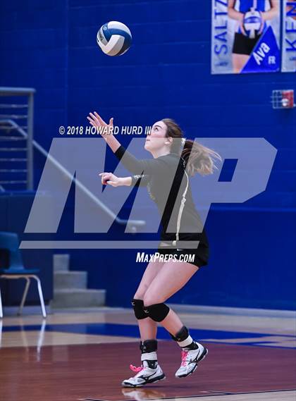 Thumbnail 1 in Lindsay vs. Crawford (UIL 2A Region 2 Final) photogallery.