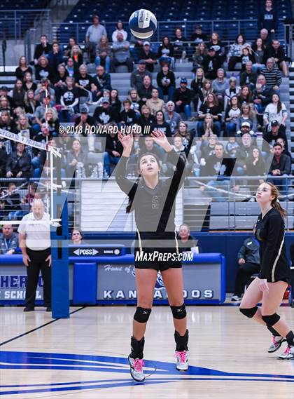 Thumbnail 3 in Lindsay vs. Crawford (UIL 2A Region 2 Final) photogallery.