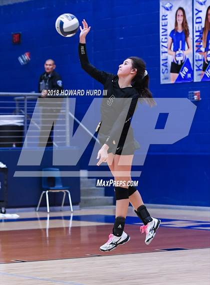 Thumbnail 2 in Lindsay vs. Crawford (UIL 2A Region 2 Final) photogallery.