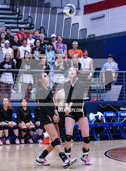 Thumbnail 3 in Lindsay vs. Crawford (UIL 2A Region 2 Final) photogallery.