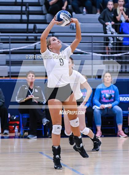 Thumbnail 3 in Lindsay vs. Crawford (UIL 2A Region 2 Final) photogallery.
