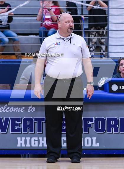 Thumbnail 3 in Lindsay vs. Crawford (UIL 2A Region 2 Final) photogallery.