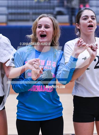 Thumbnail 3 in Lindsay vs. Crawford (UIL 2A Region 2 Final) photogallery.