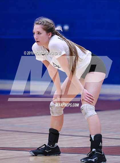 Thumbnail 2 in Lindsay vs. Crawford (UIL 2A Region 2 Final) photogallery.