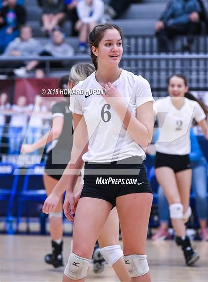 Thumbnail 1 in Lindsay vs. Crawford (UIL 2A Region 2 Final) photogallery.