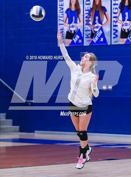 Thumbnail 1 in Lindsay vs. Crawford (UIL 2A Region 2 Final) photogallery.