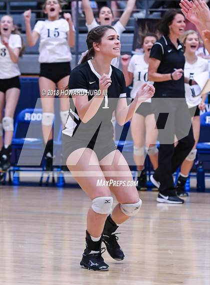 Thumbnail 1 in Lindsay vs. Crawford (UIL 2A Region 2 Final) photogallery.